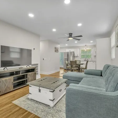Single Story Pet Friendly Home, With Fenced Yard, Fire Pit, 5Min To Downtown!!